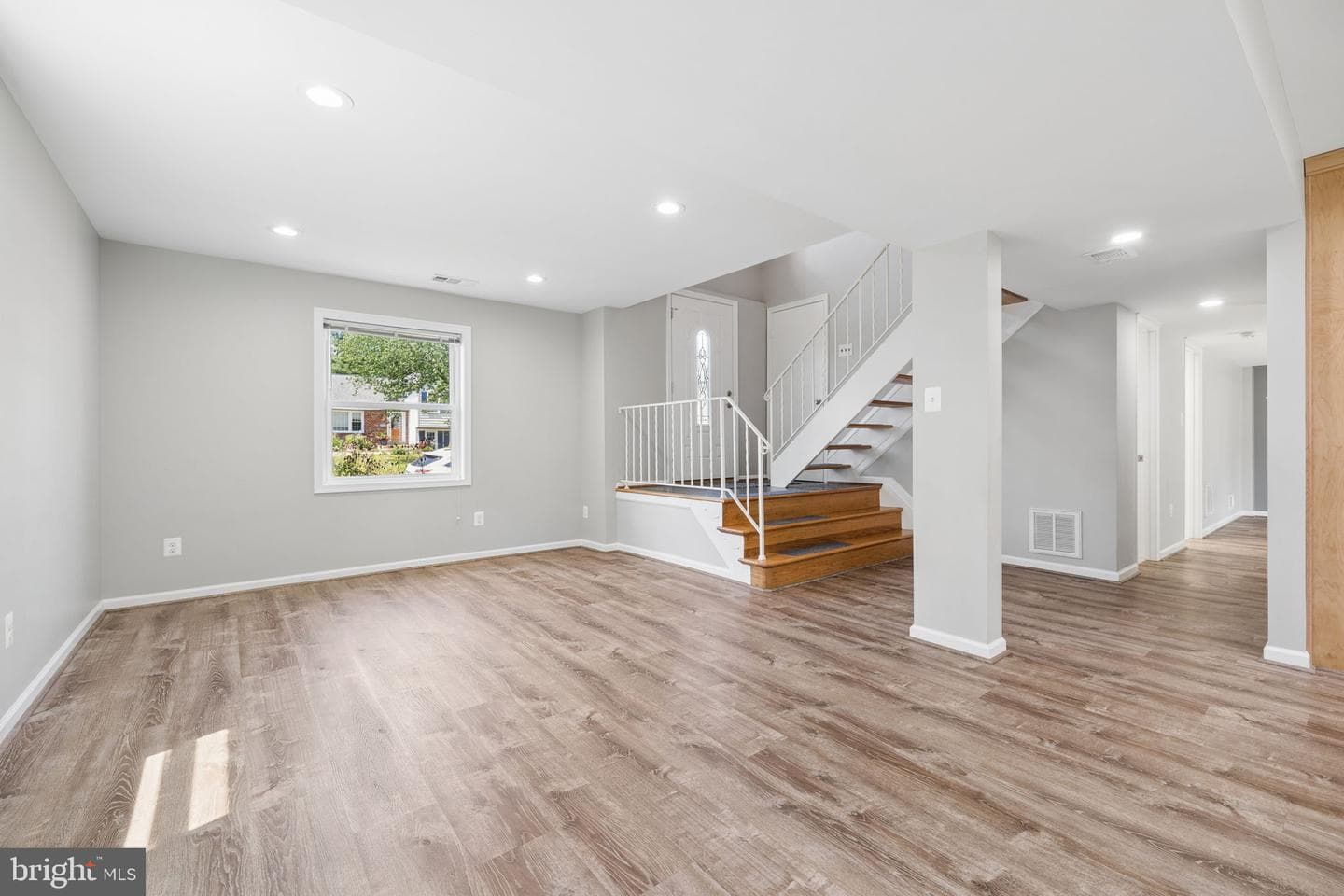 9803 Greenview Lane photo 3