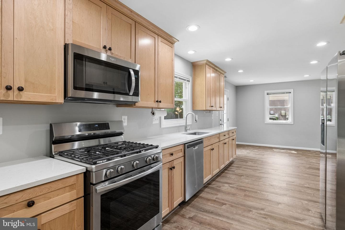 9803 Greenview Lane photo 7