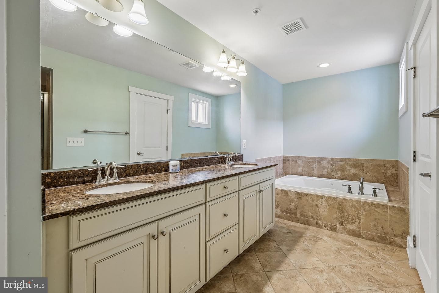 17141 Gullwing Drive photo 32