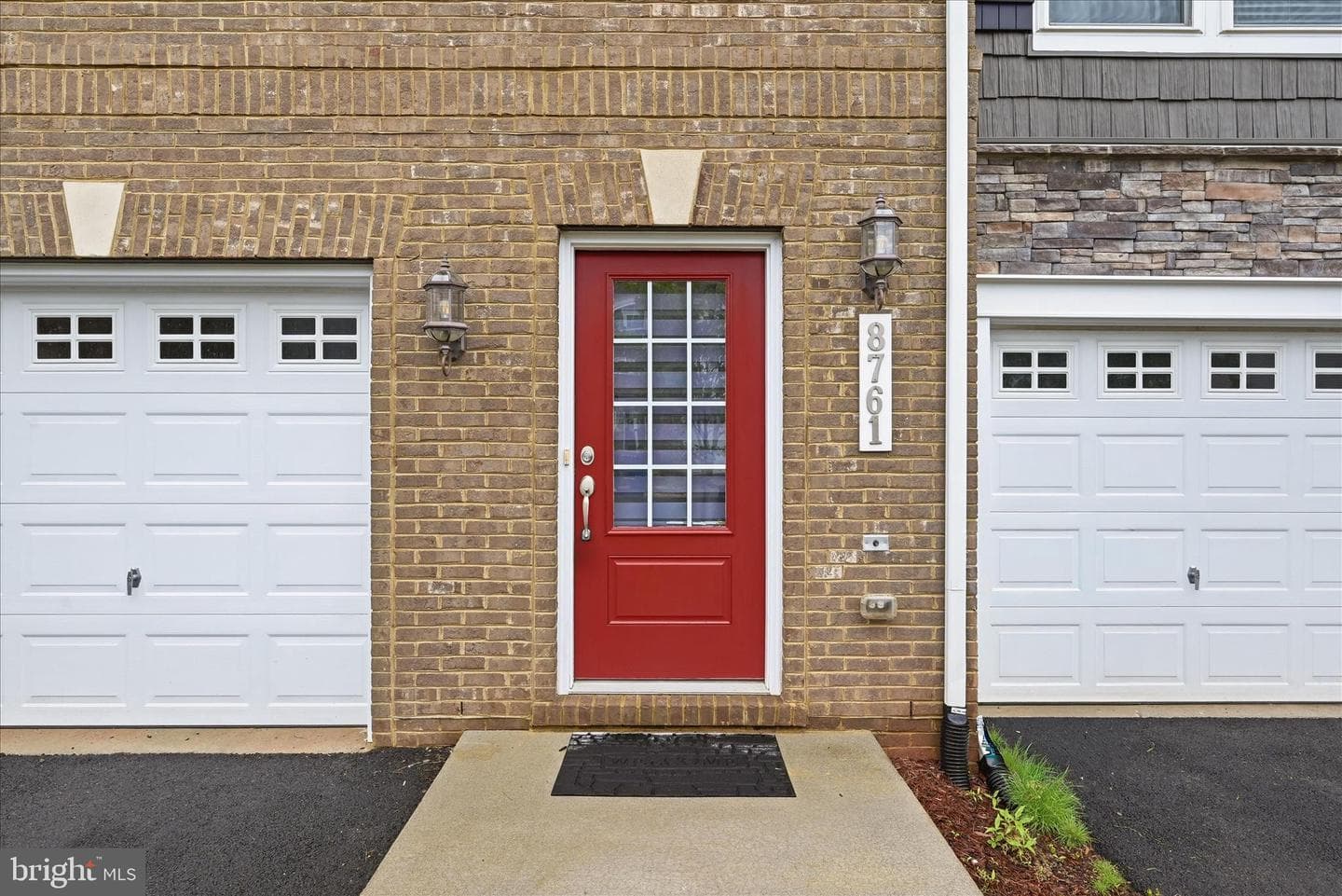 8761 Elsing Green Drive photo 4