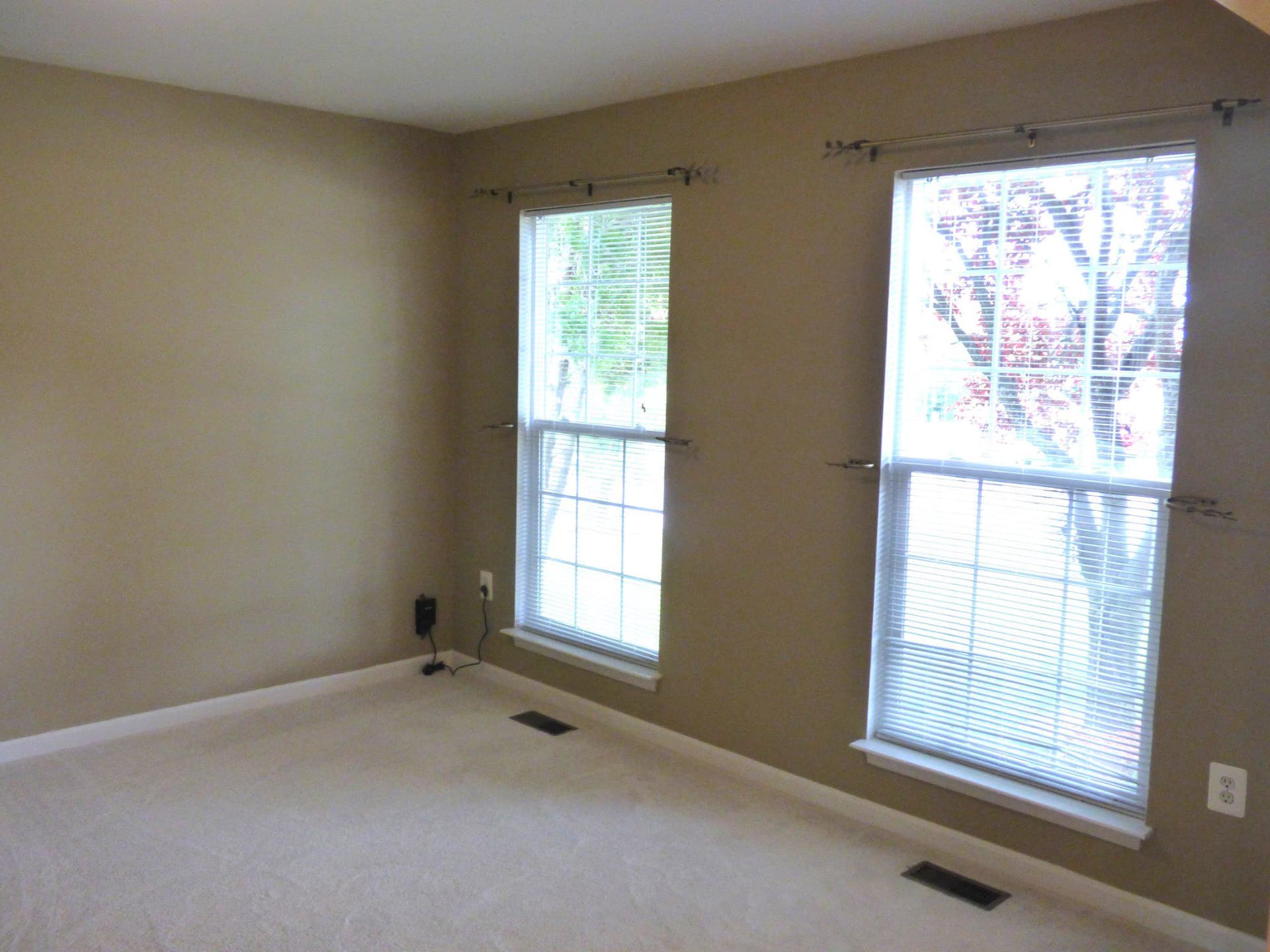 8900 Telford Court photo 7