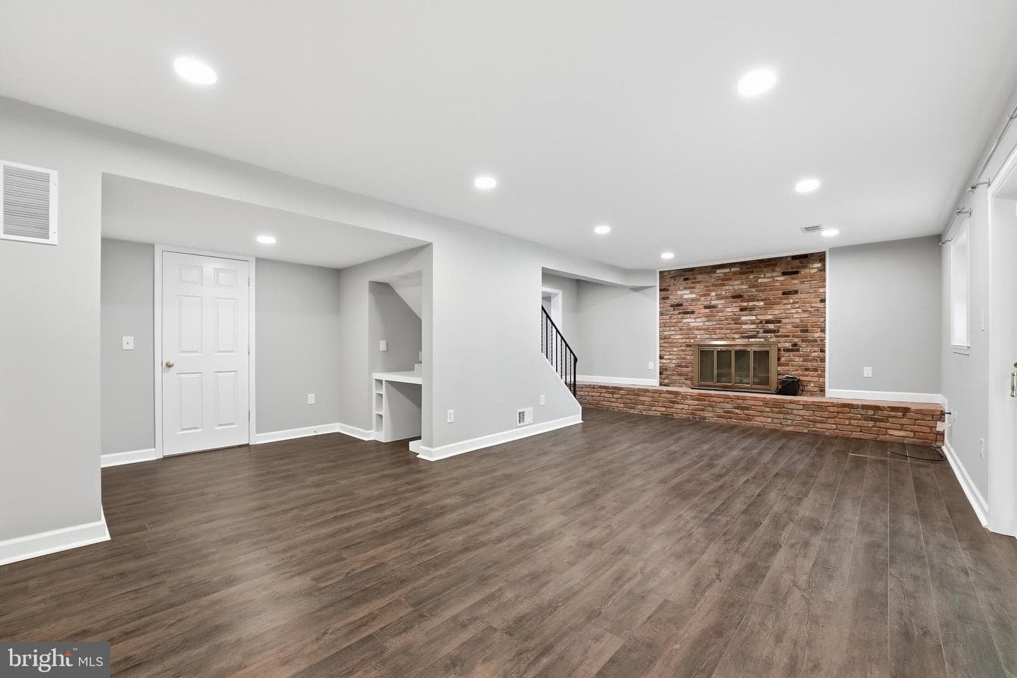 7410 Roxbury Avenue photo 28