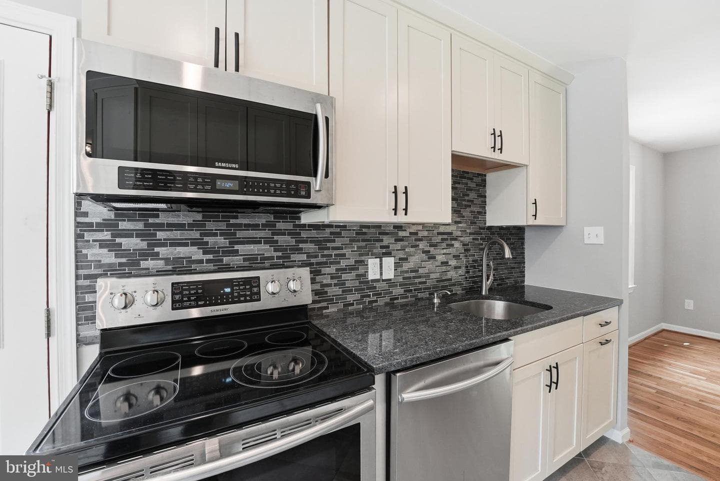 7410 Roxbury Avenue photo 3