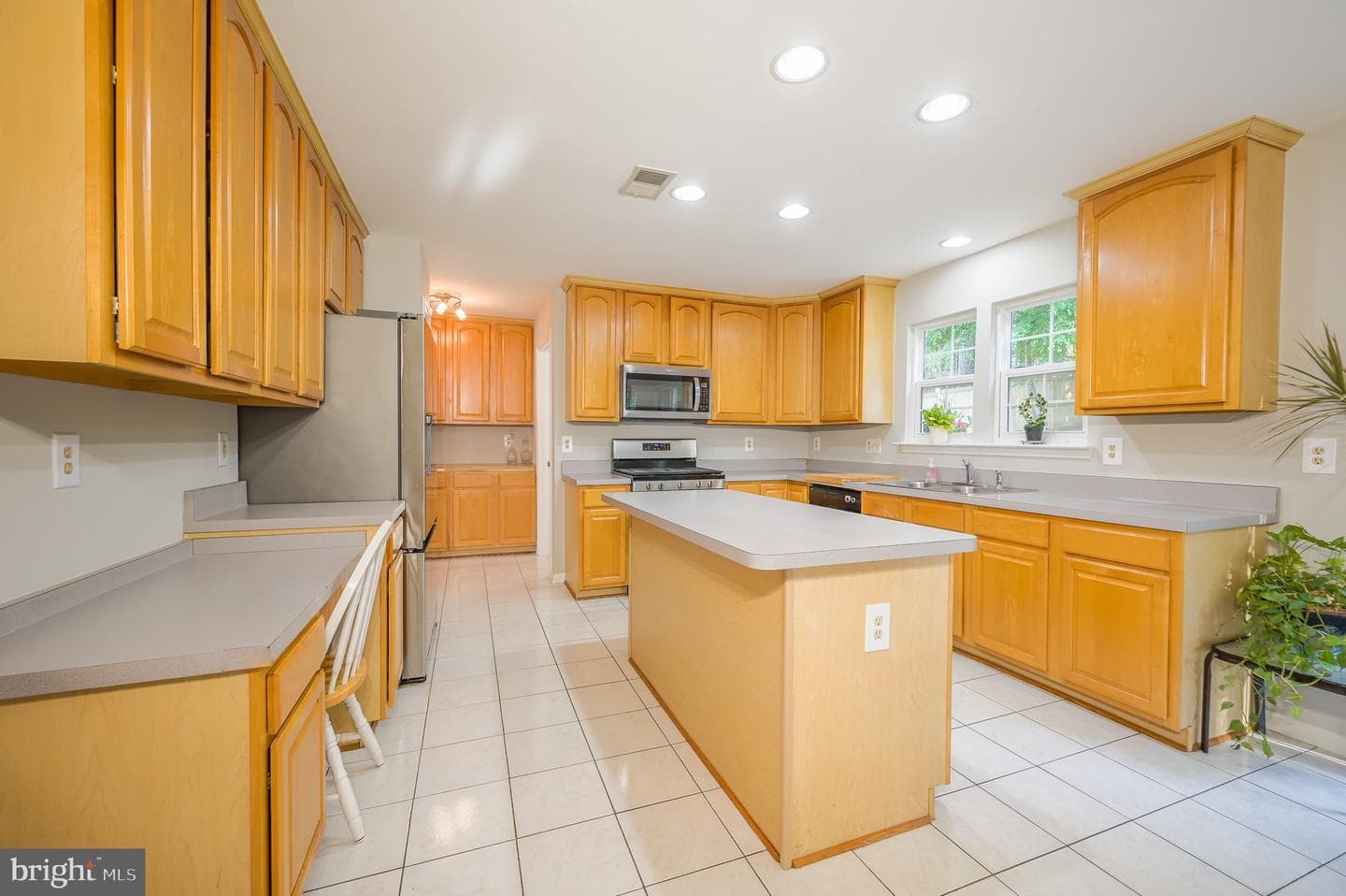 4929 Frishman Court photo 14