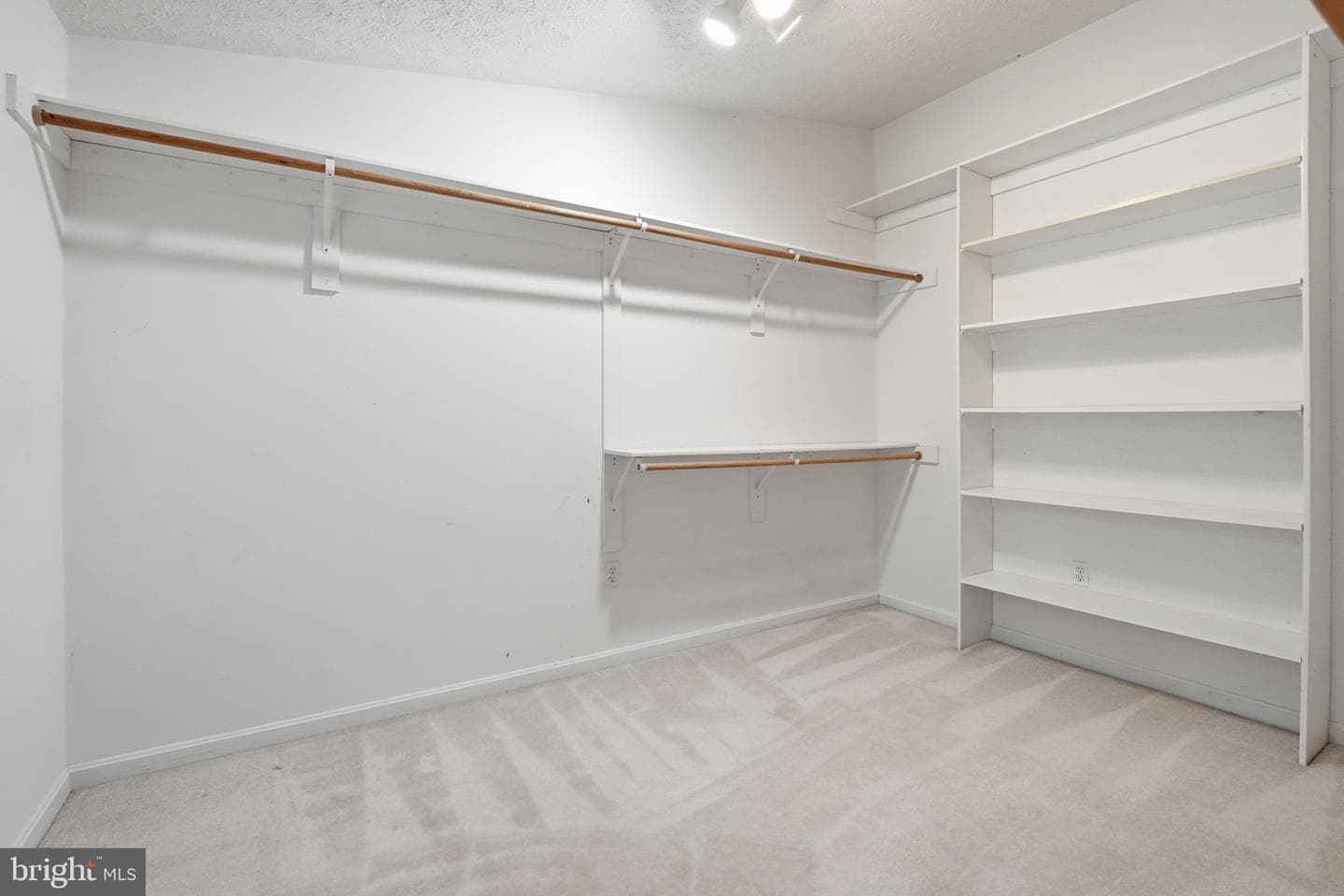 14905 January Court photo 16