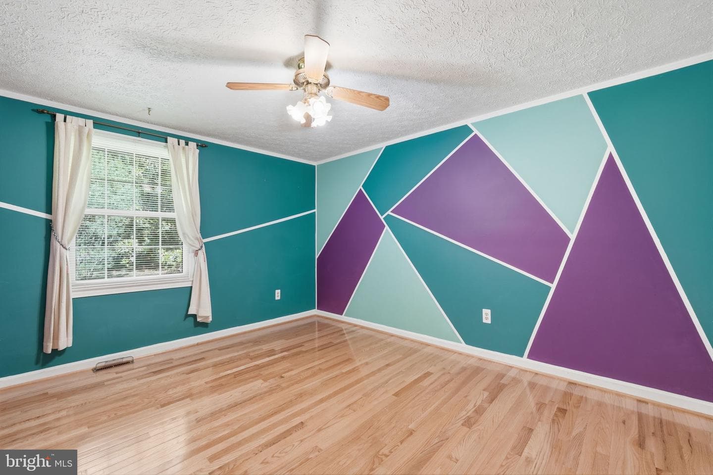 14905 January Court photo 23