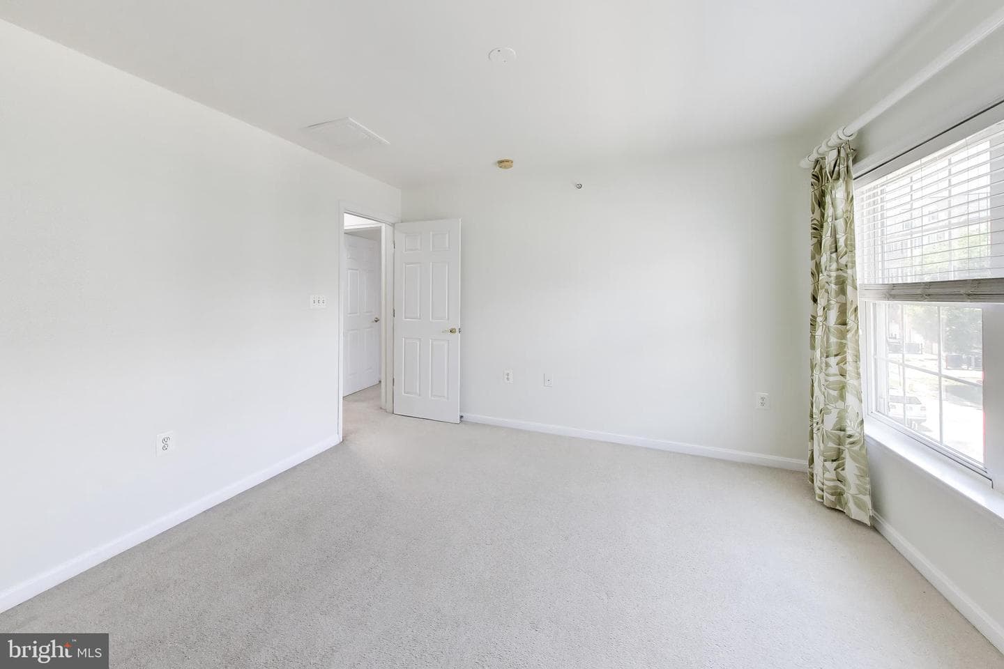 16815 Nuttal Oak Place photo 20