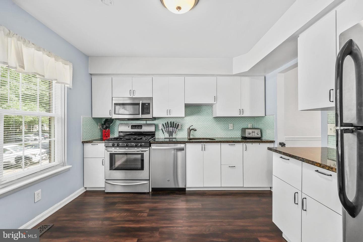 14054 Fallbrook Ln photo 2