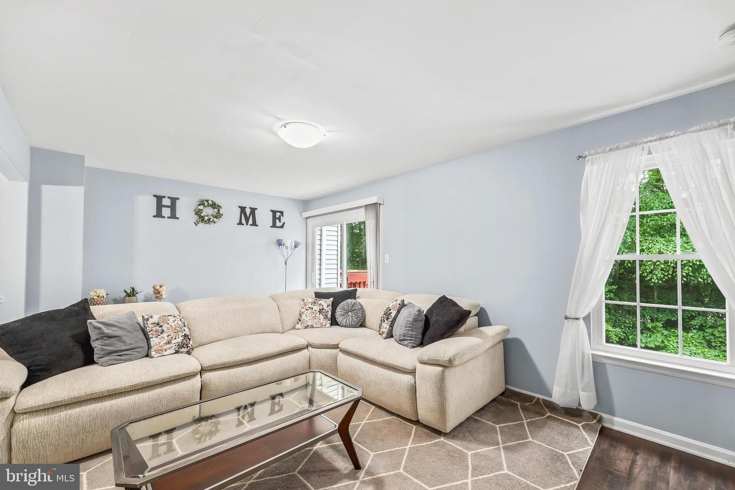 14054 Fallbrook Ln photo 8