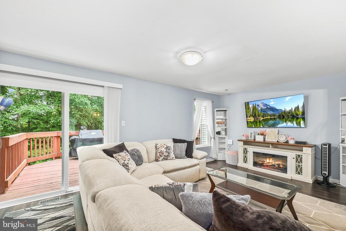 14054 Fallbrook Ln photo 9