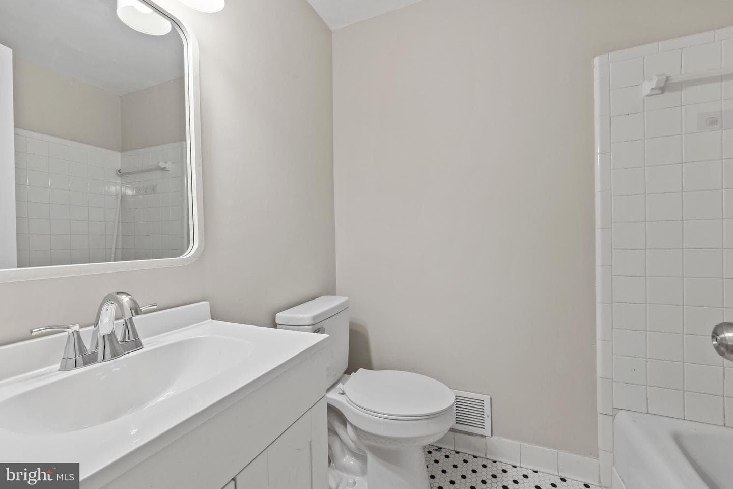 1403 Deerfield Lane photo 10