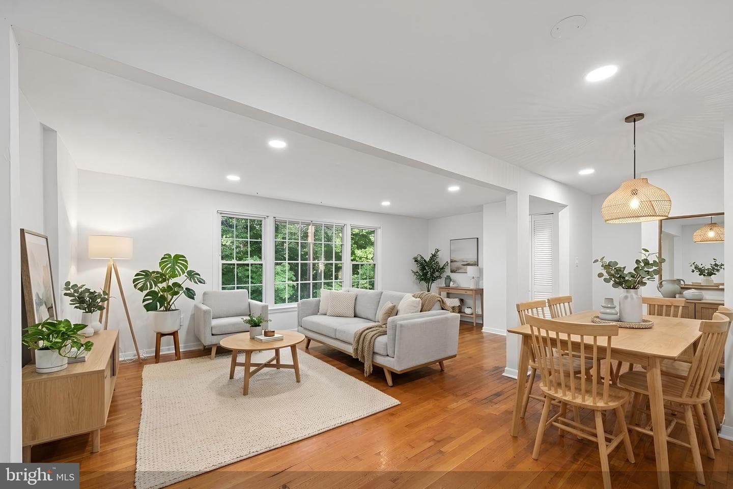 1403 Deerfield Lane photo 3