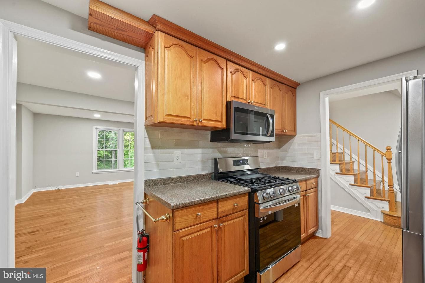 1403 Deerfield Lane photo 7