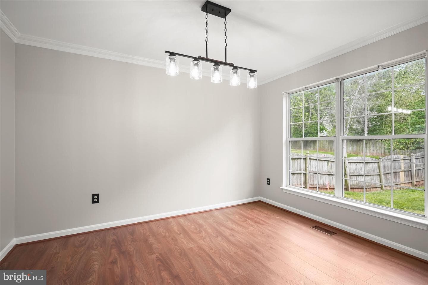 8229 Sunset Drive photo 13