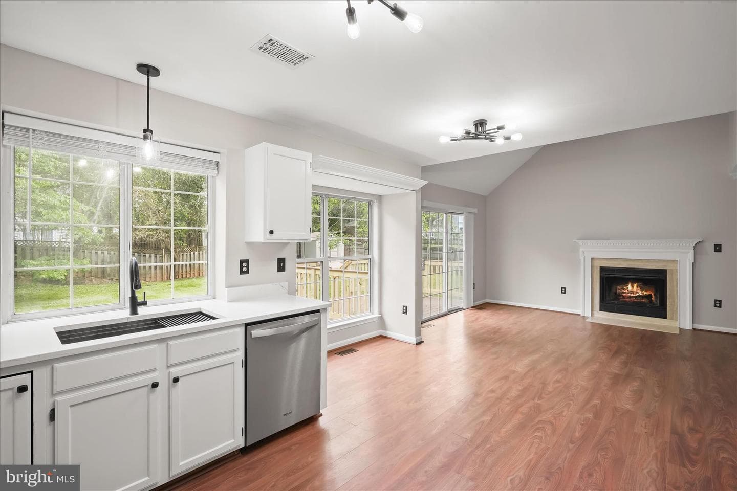8229 Sunset Drive photo 20