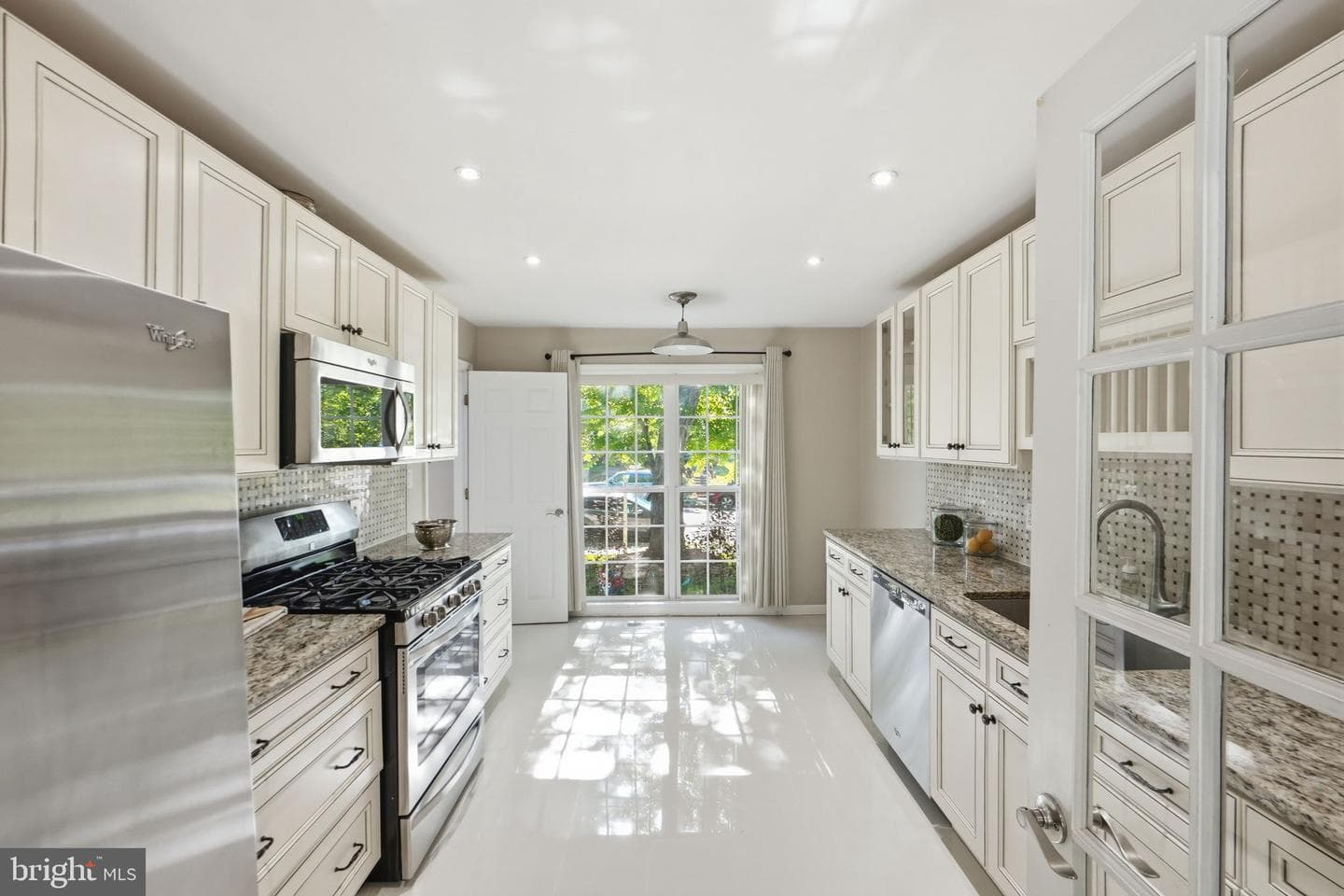 7402 Colton Lane photo 4