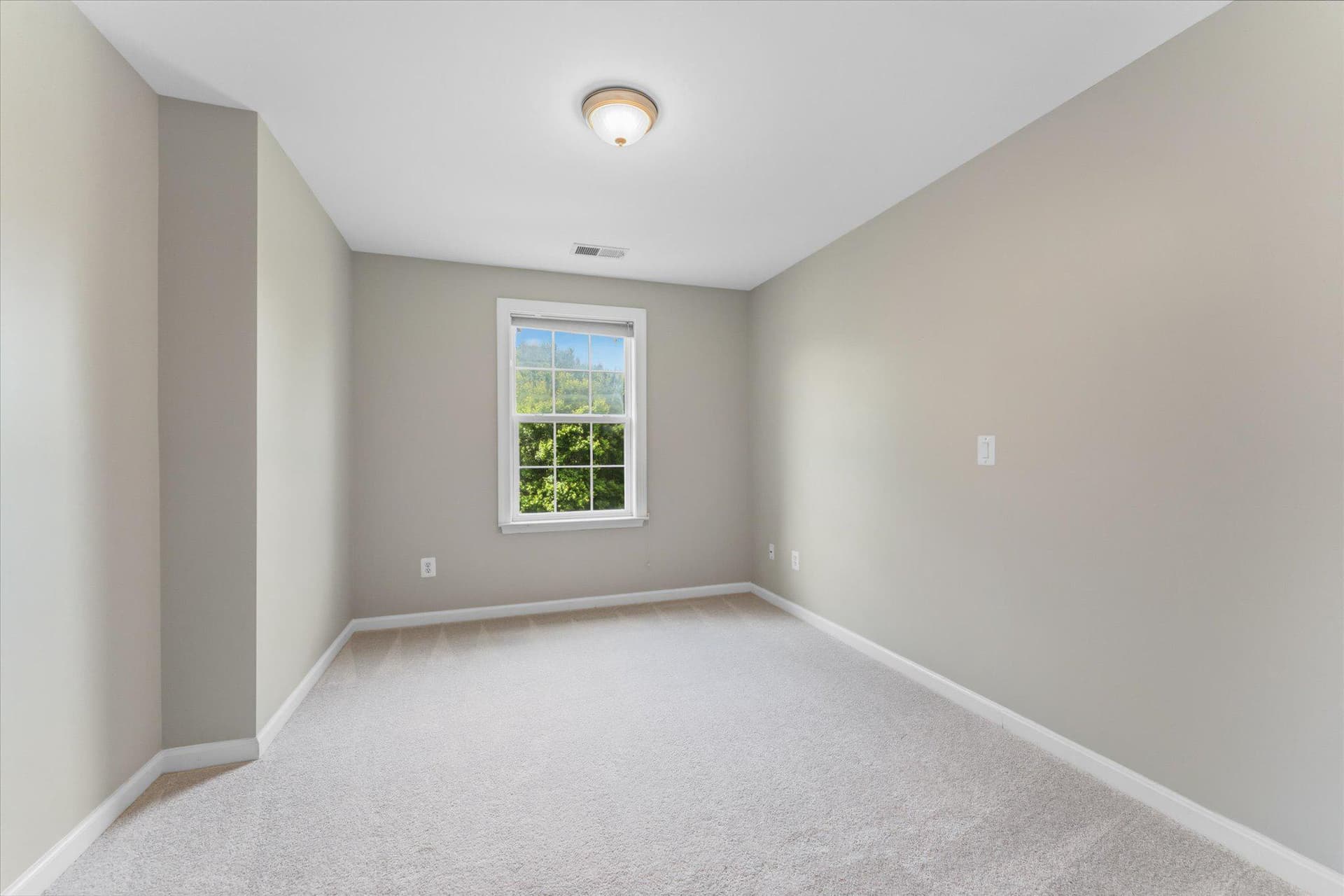 5439 Bantry Court photo 36