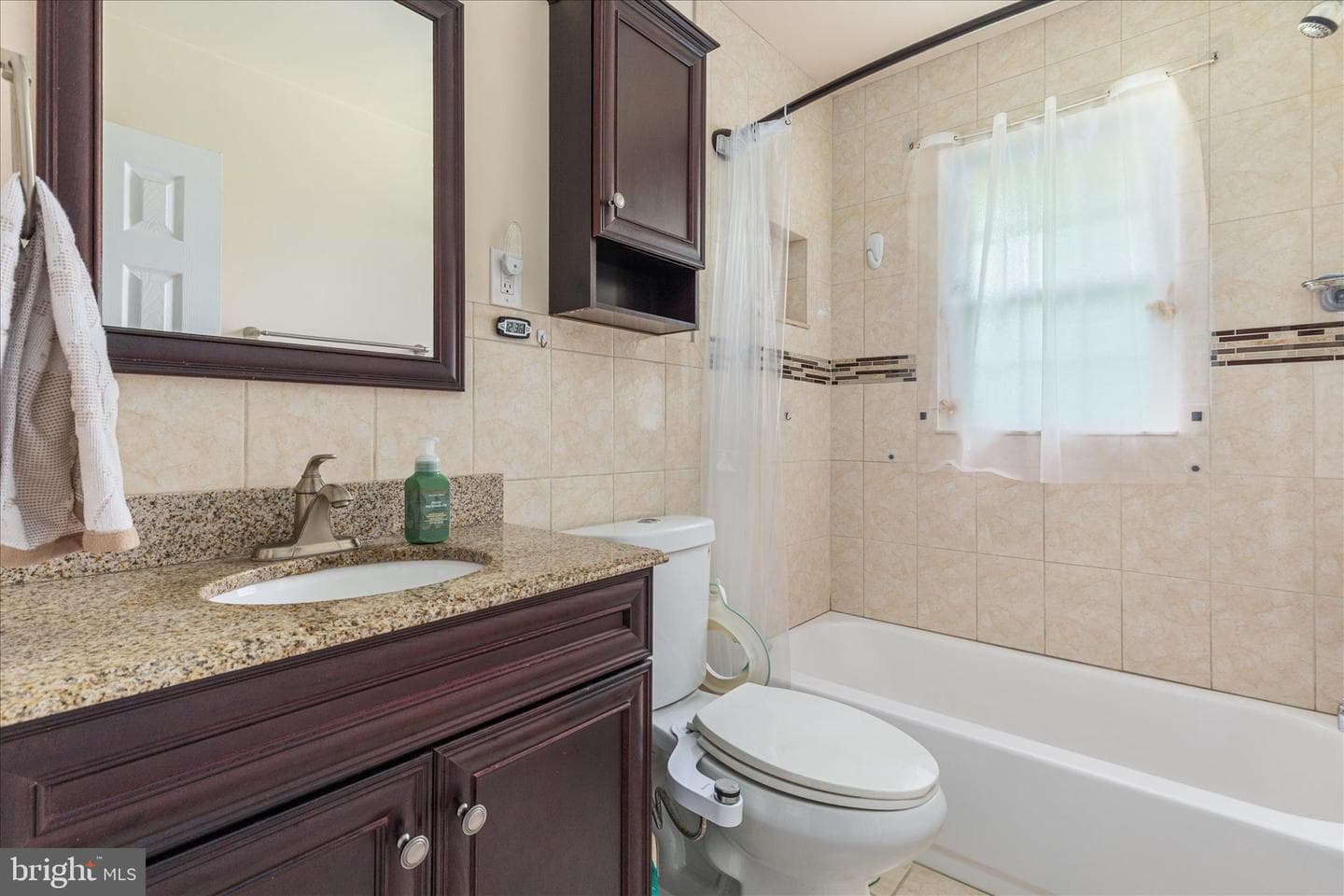 7817 Howard Street photo 23