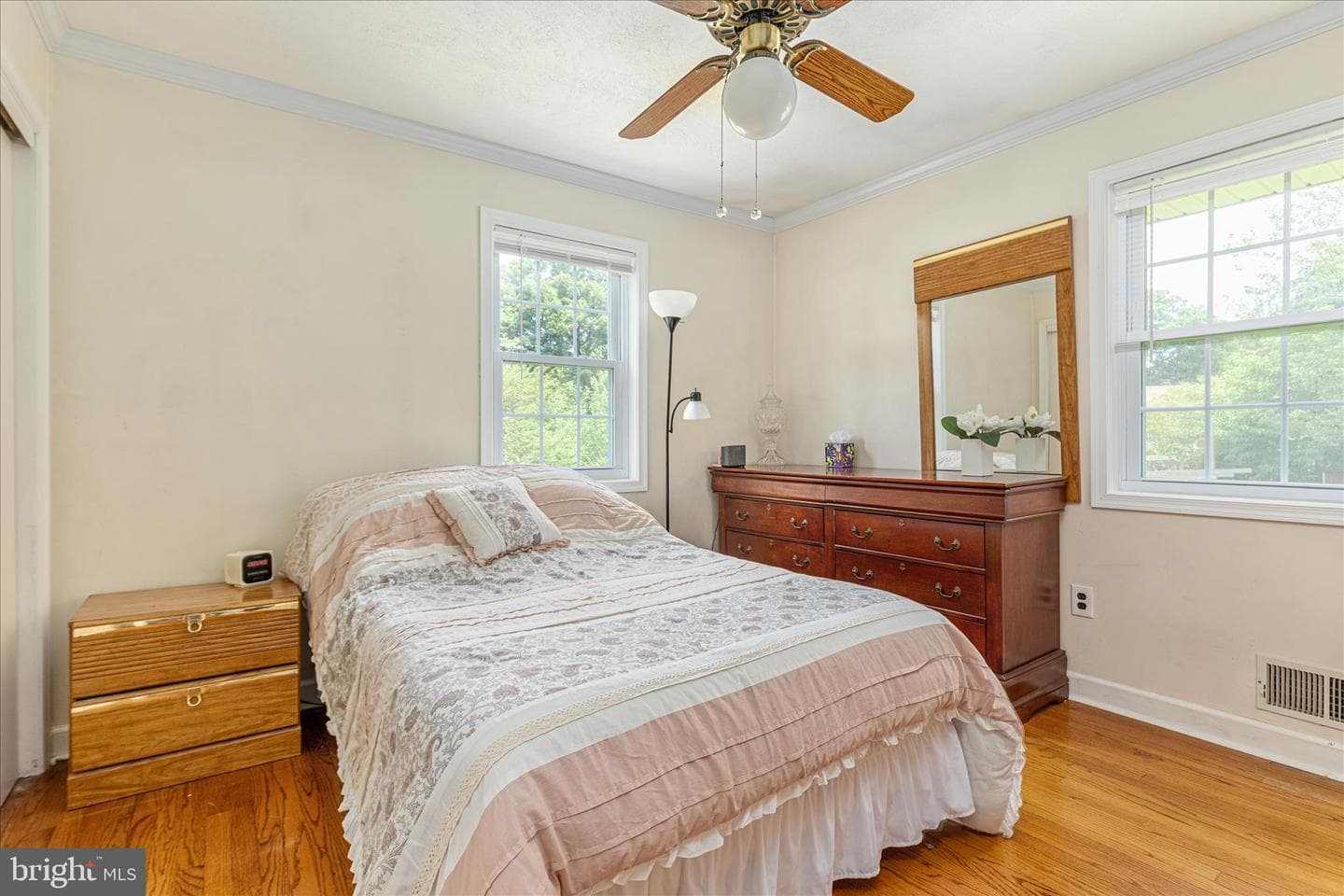 7817 Howard Street photo 24