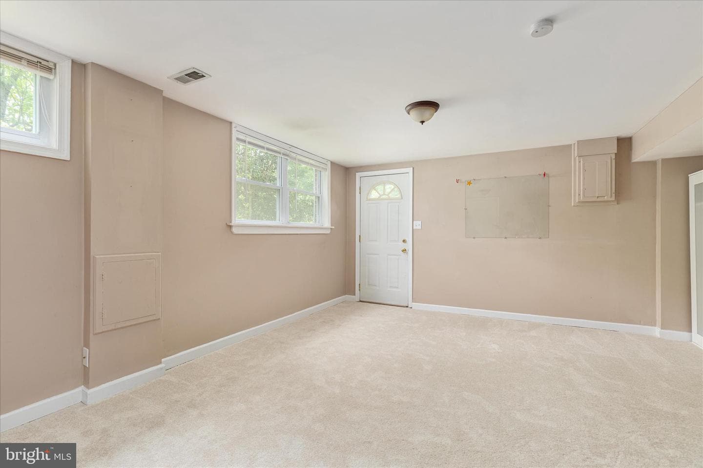 7817 Howard Street photo 31