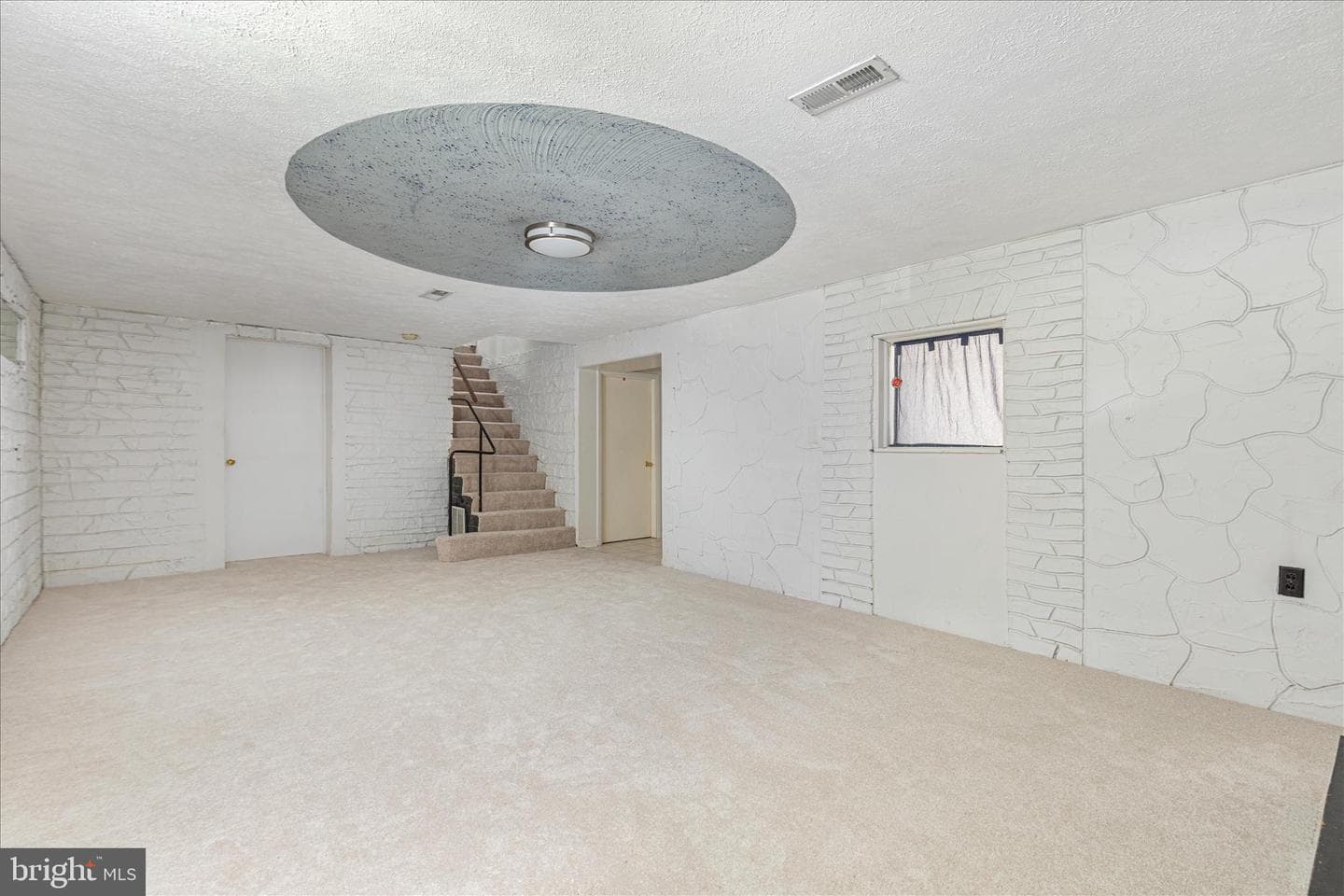 7817 Howard Street photo 36