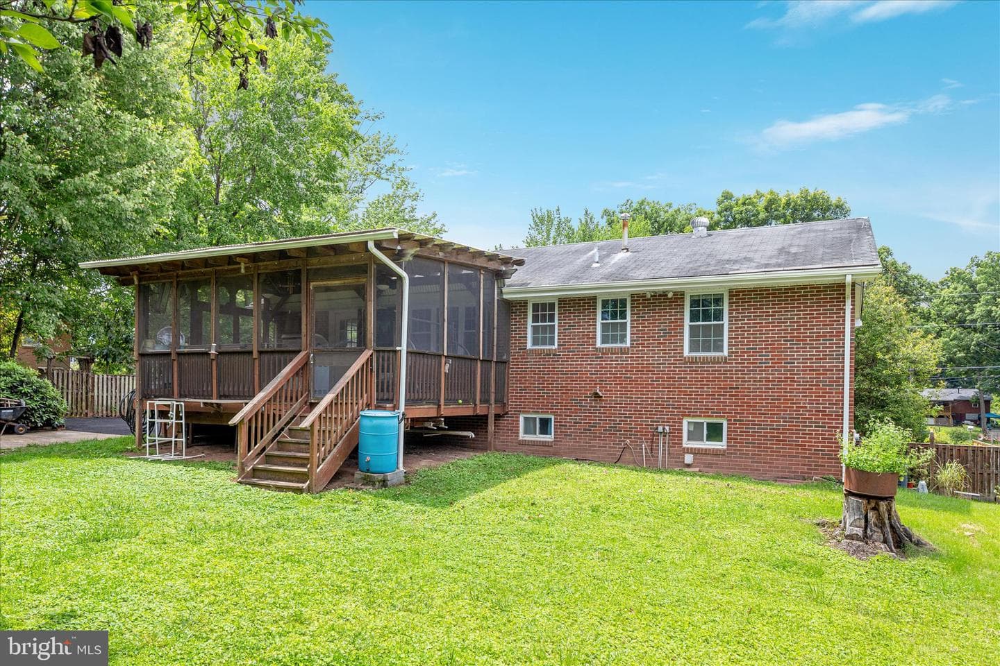 7817 Howard Street photo 53