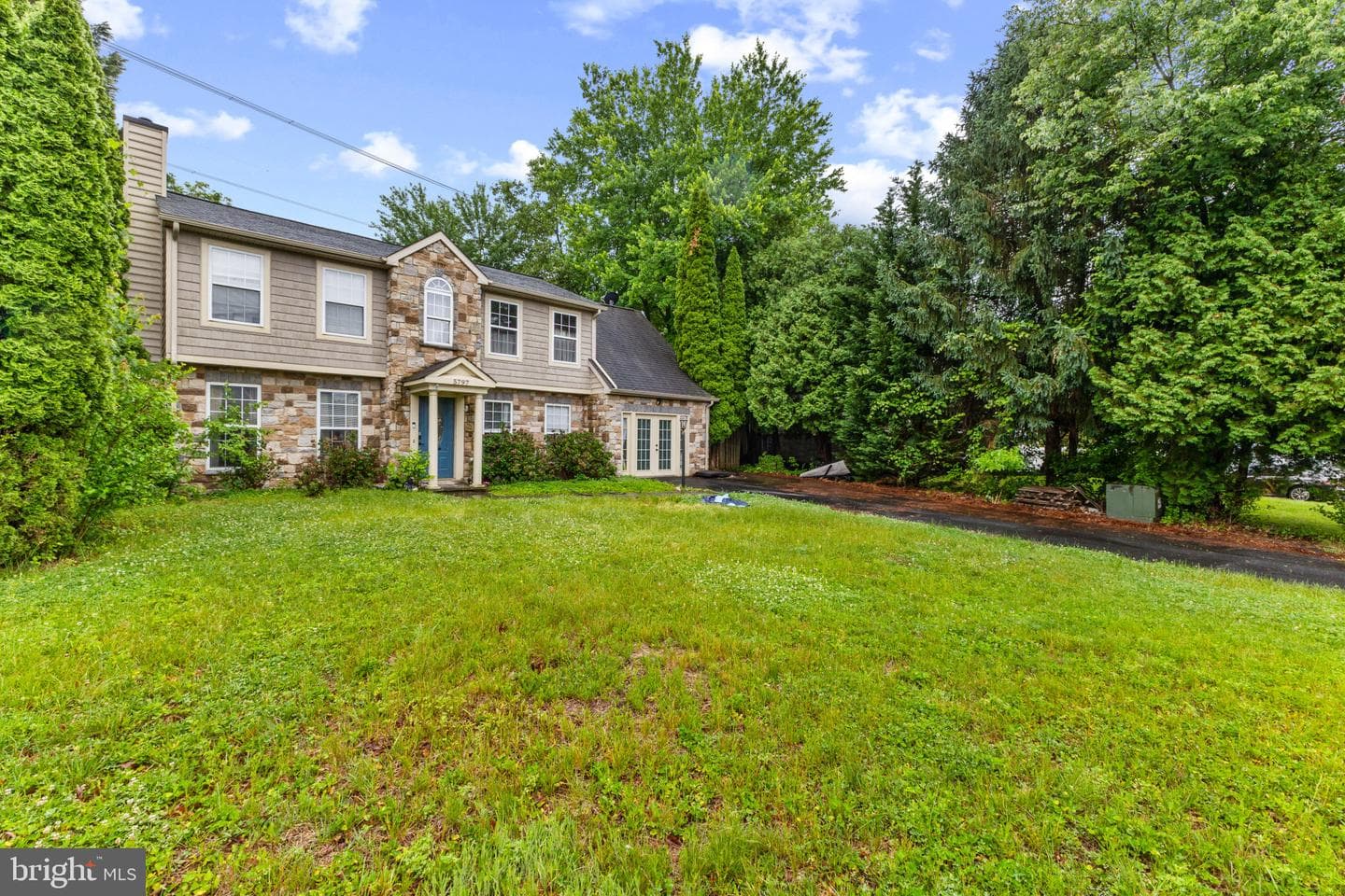 5797 Rockcliff Lane photo 2