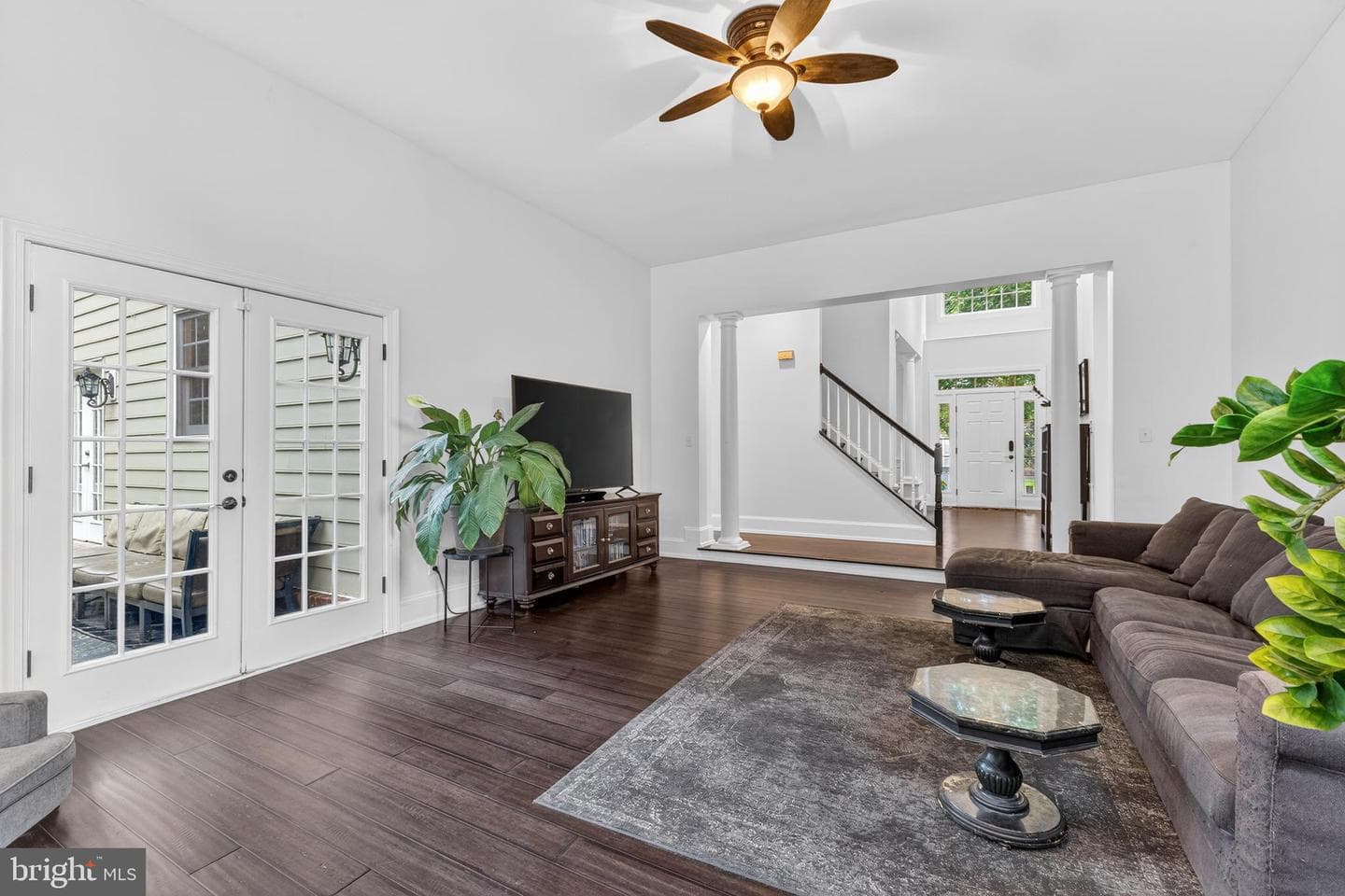 8020 Amsterdam Court photo 26