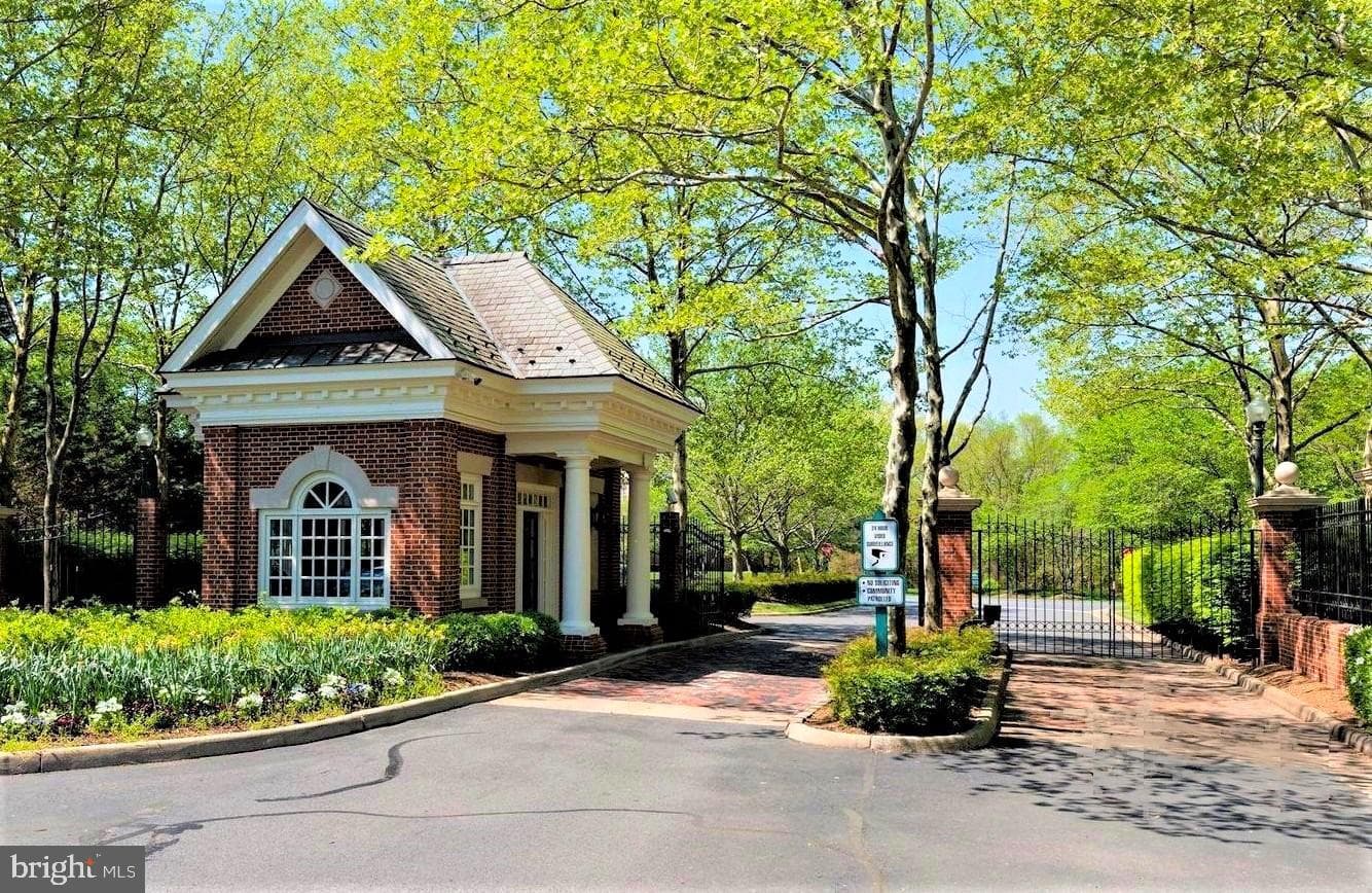 8020 Amsterdam Court photo 77
