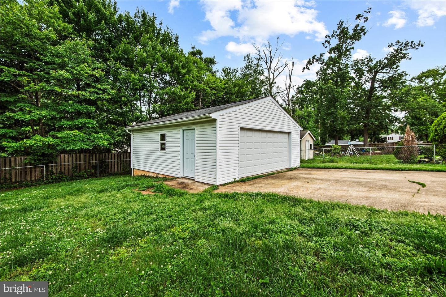 13706 Botts Ave photo 38