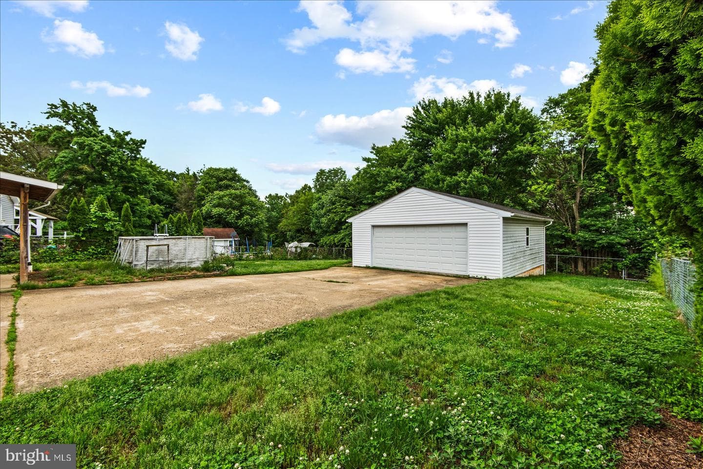 13706 Botts Ave photo 5