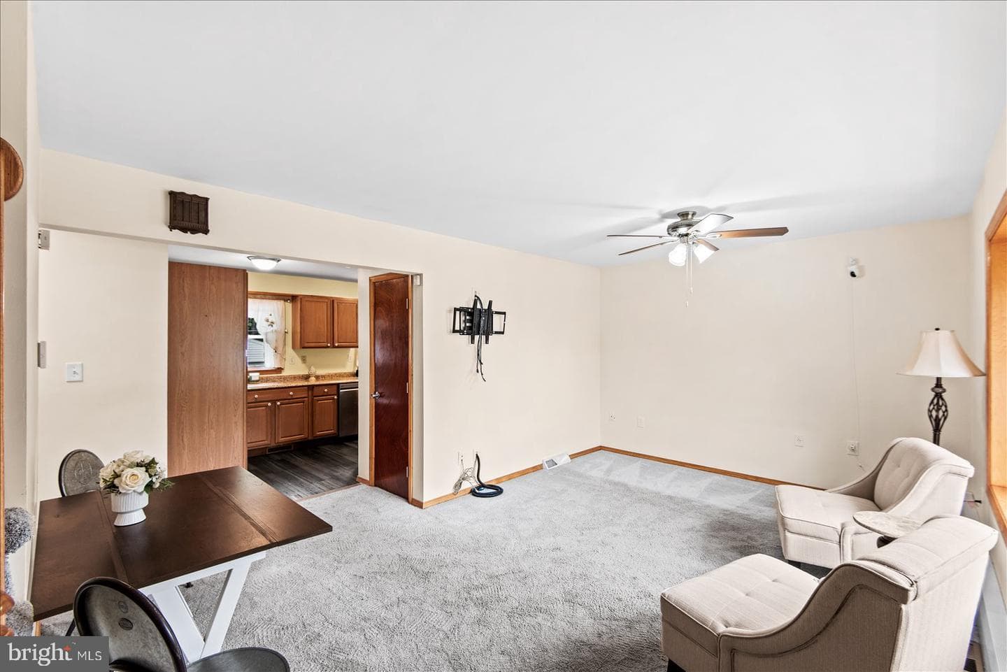 13706 Botts Ave photo 8
