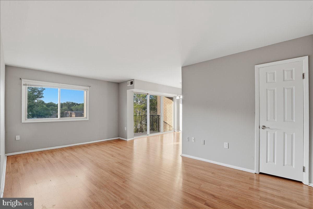 1550 Renate Drive #203 photo 4
