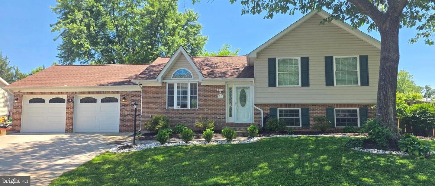 9843 Nimitz Court photo 1