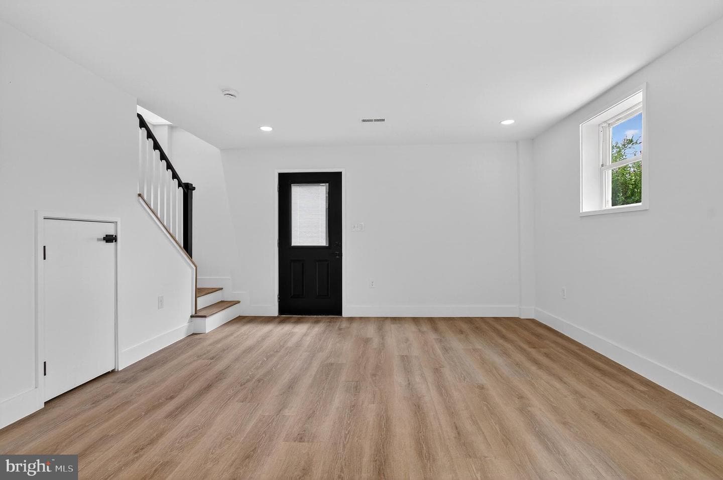14404 Birchdale Avenue photo 9