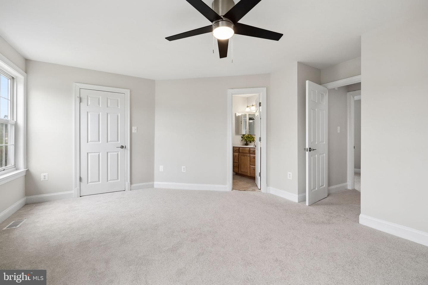 5842 Riverside Drive photo 16