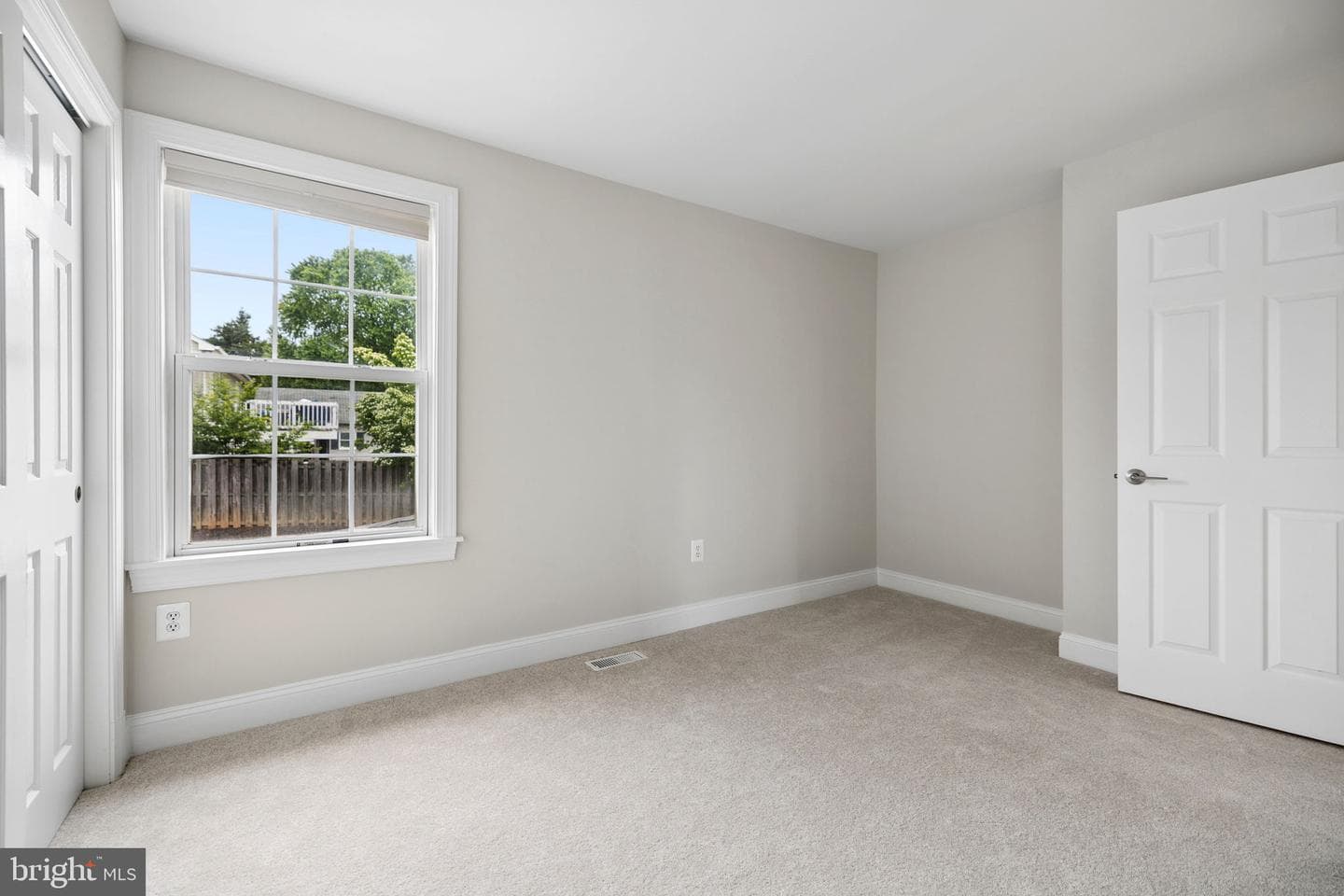5842 Riverside Drive photo 21