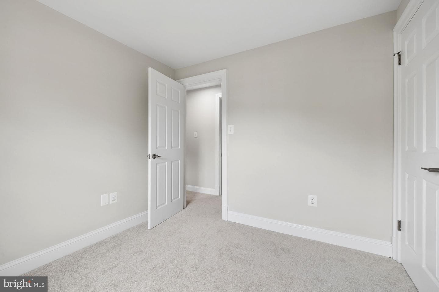 5842 Riverside Drive photo 35