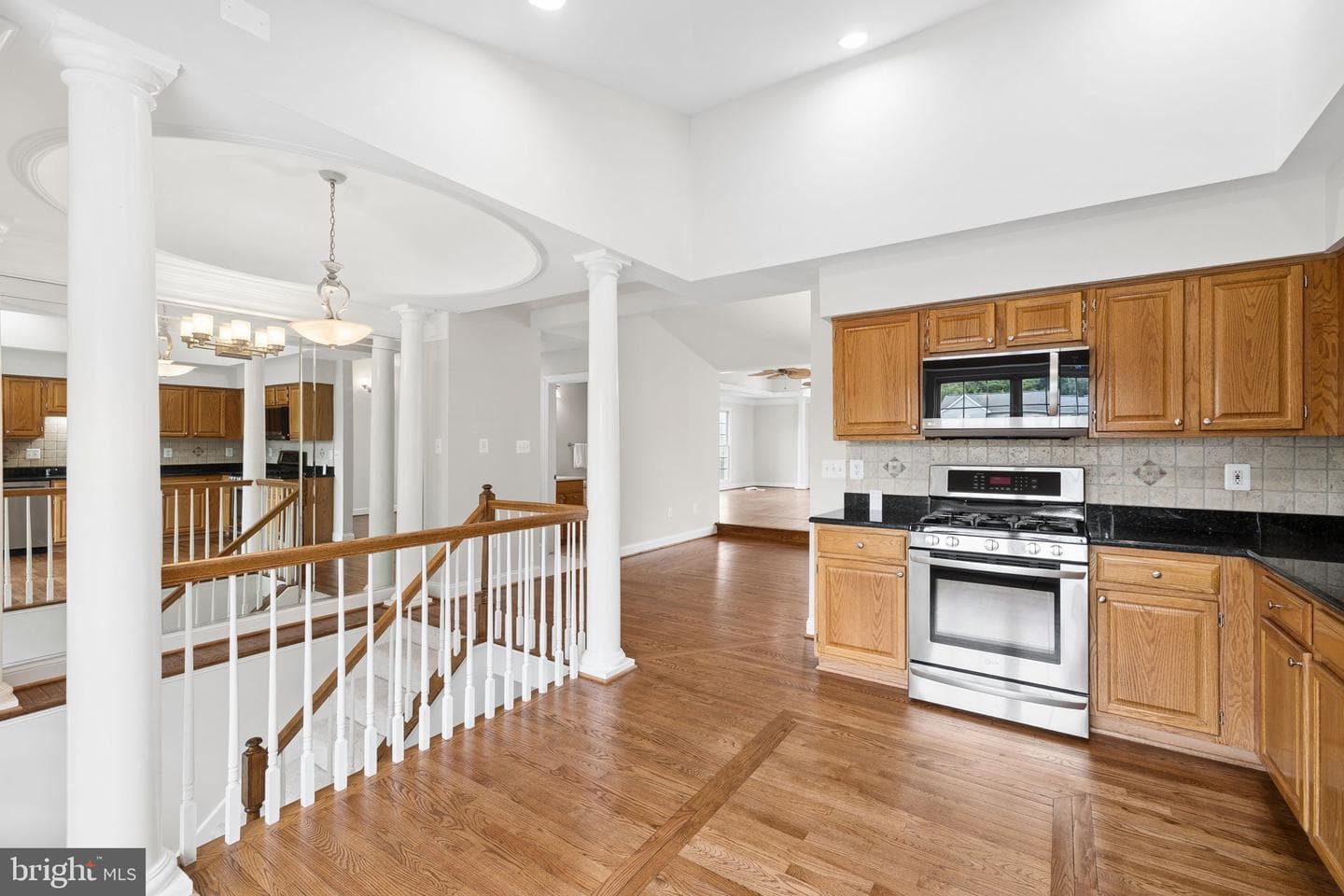5842 Riverside Drive photo 8