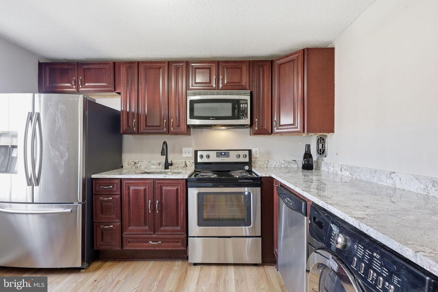 2942 Wetherburn Court photo 4