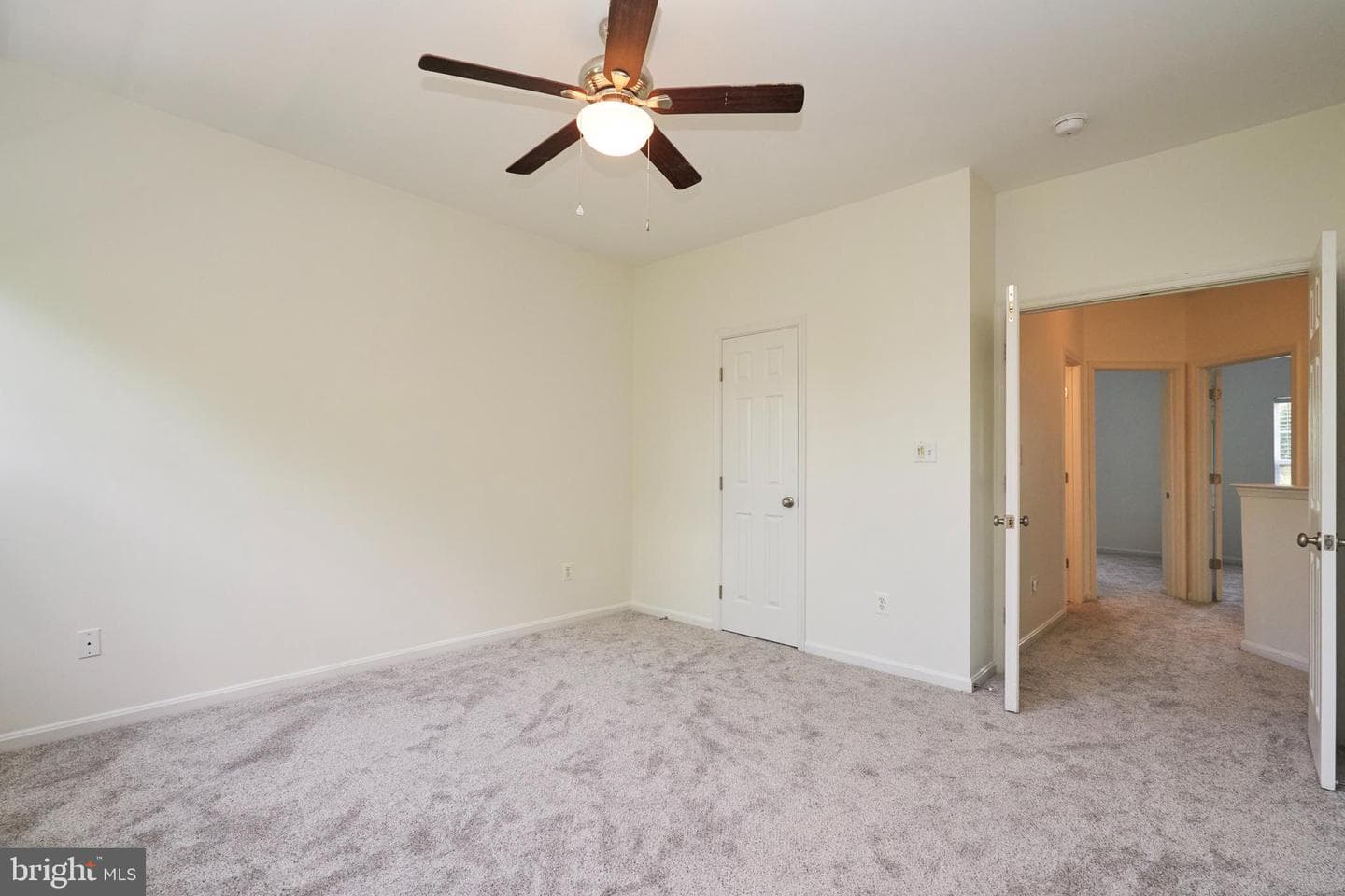 10196 Pale Rose Loop photo 33