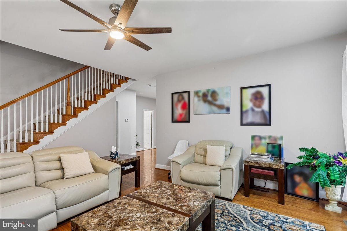 9008 Fletcher Farm Ct photo 17