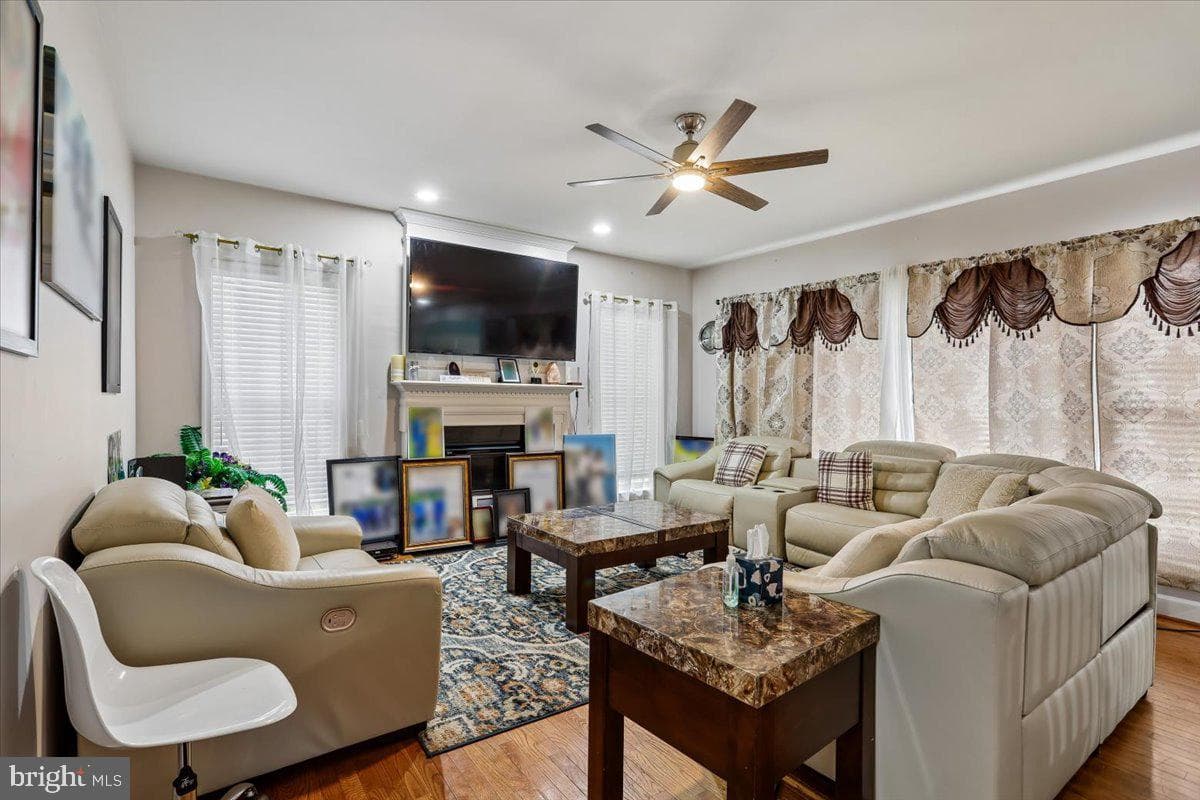 9008 Fletcher Farm Ct photo 18