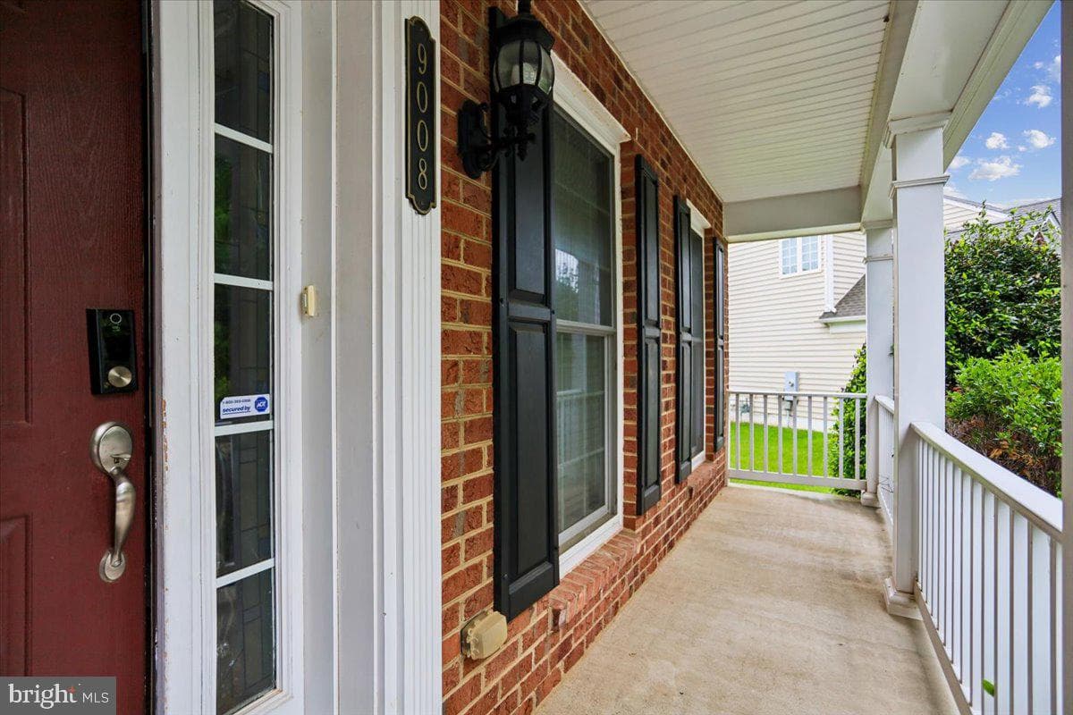 9008 Fletcher Farm Ct photo 2