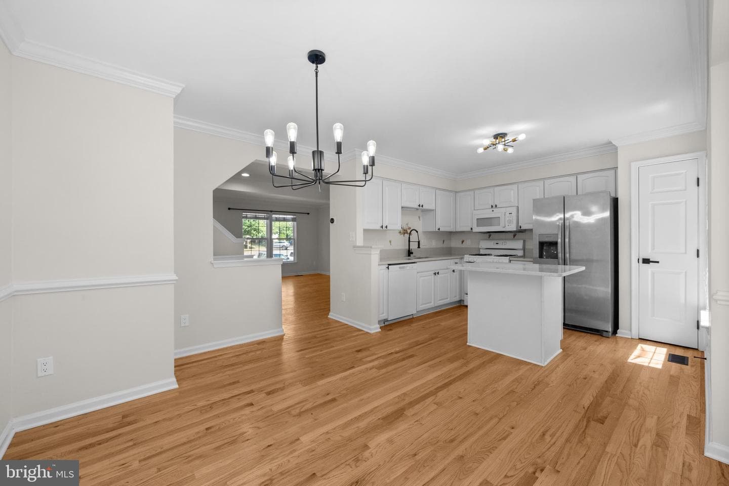 7034 Rogue Forest Lane photo 9