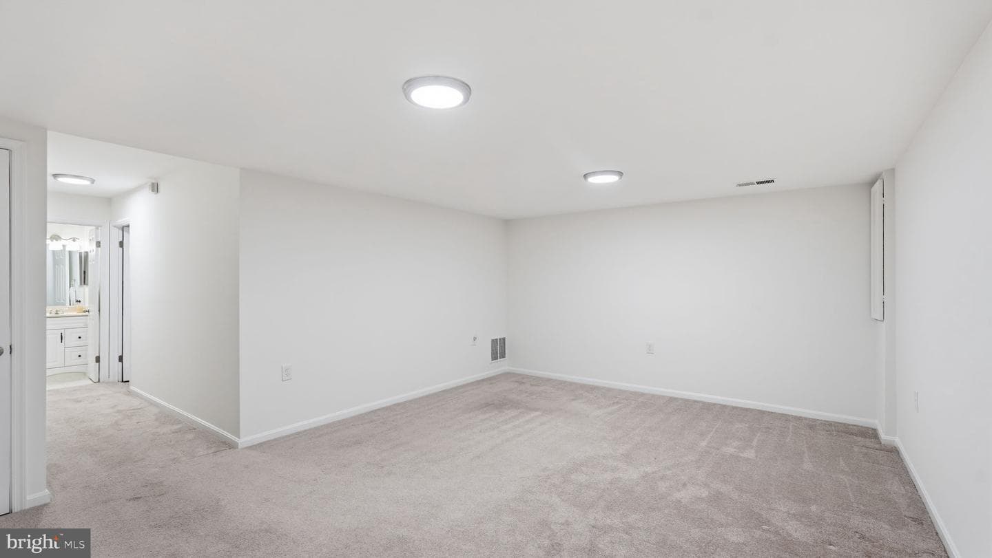2910 Seminole Road photo 32
