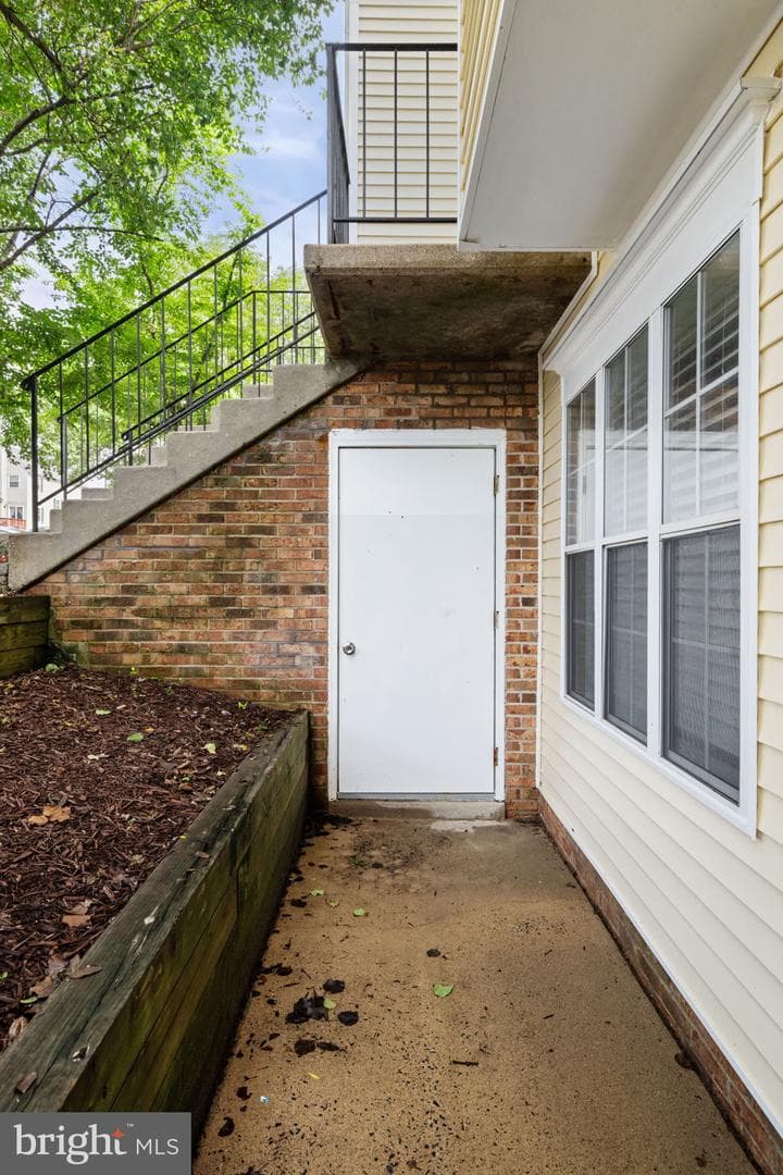 16312 Taconic Circle photo 4