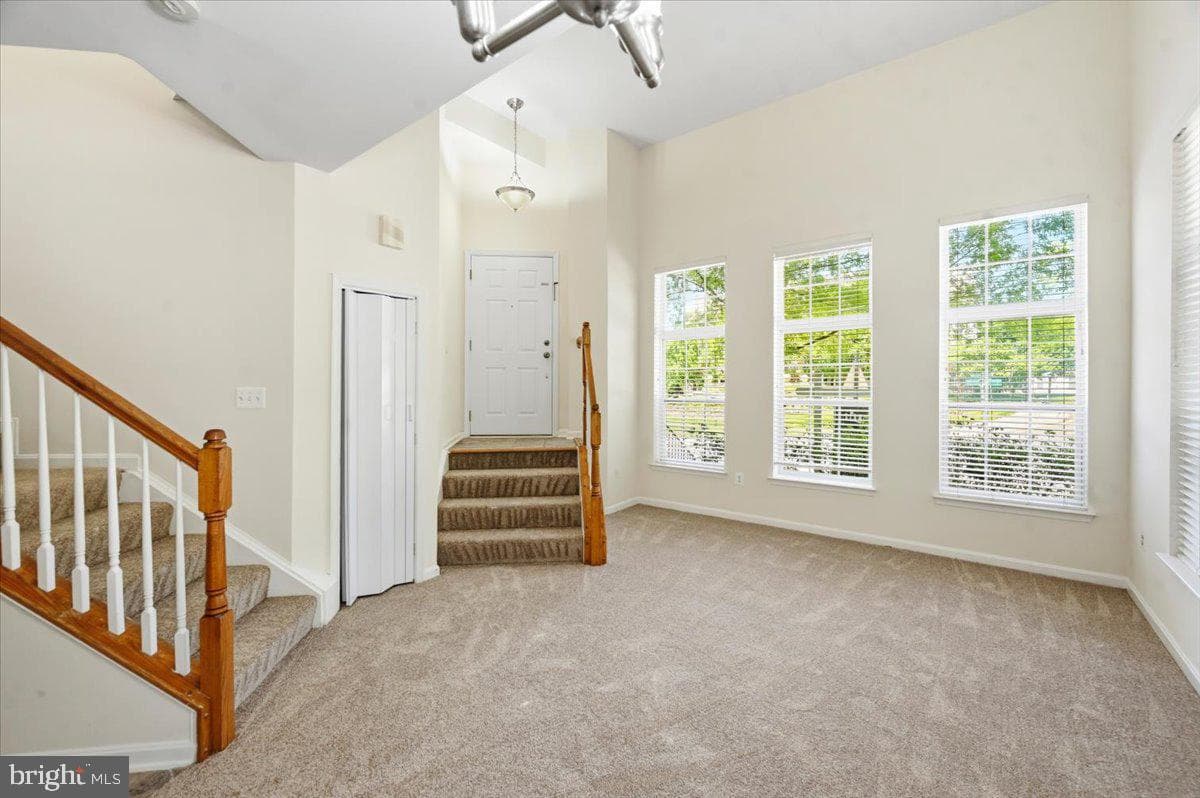14498 Village High Street photo 5