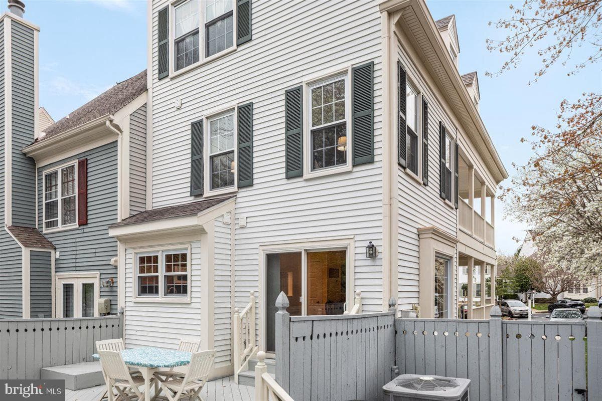 12848 Mill House Court photo 44