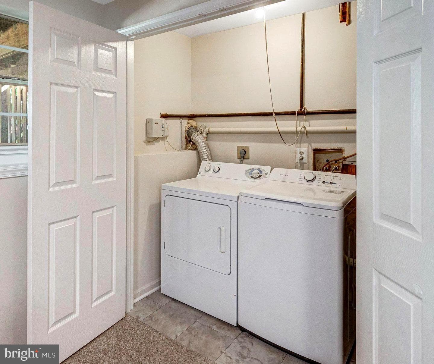 10504 Montrose Way photo 38